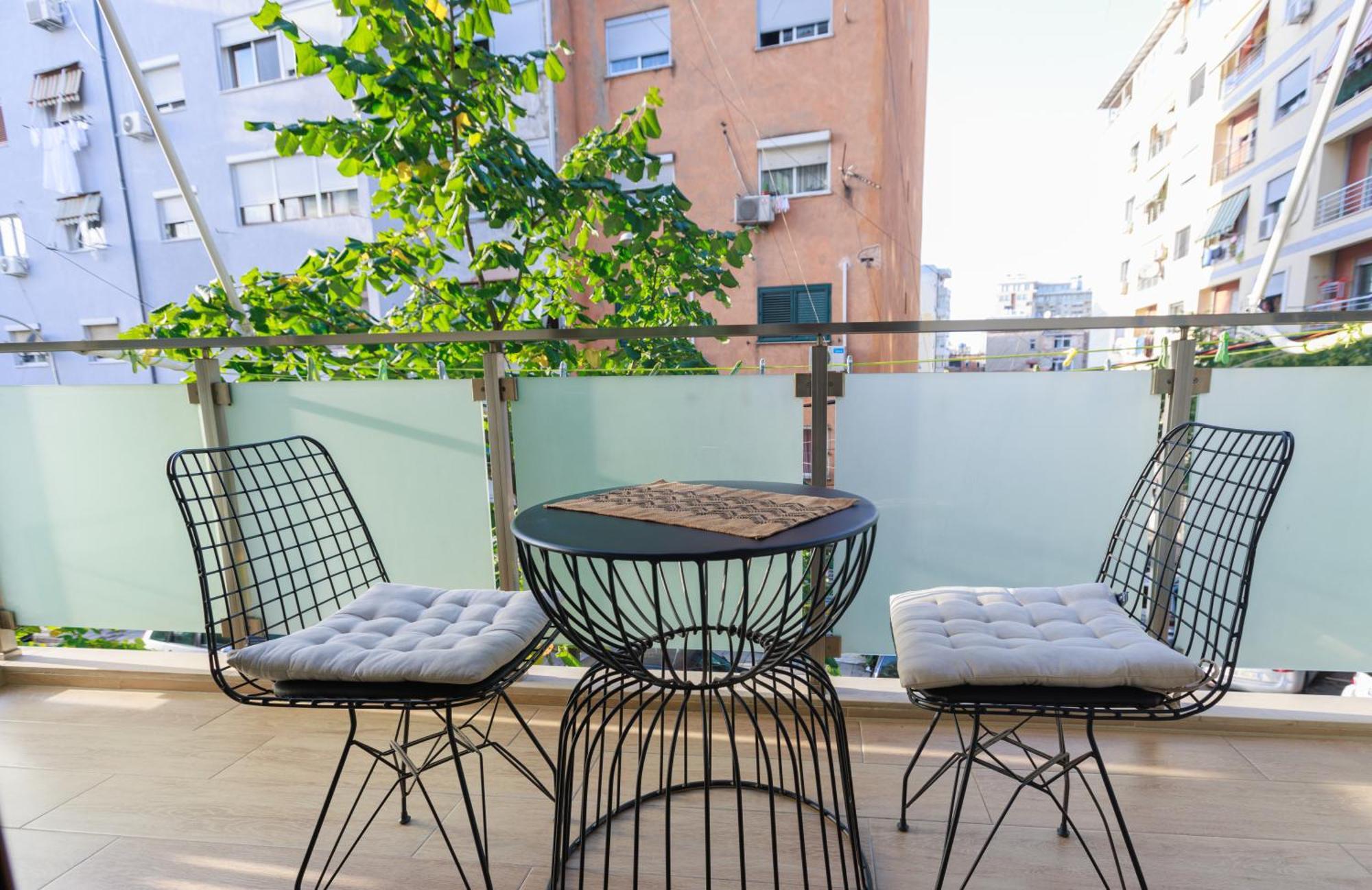 Syncron Apartments In The Center Of Tirana Exterior foto