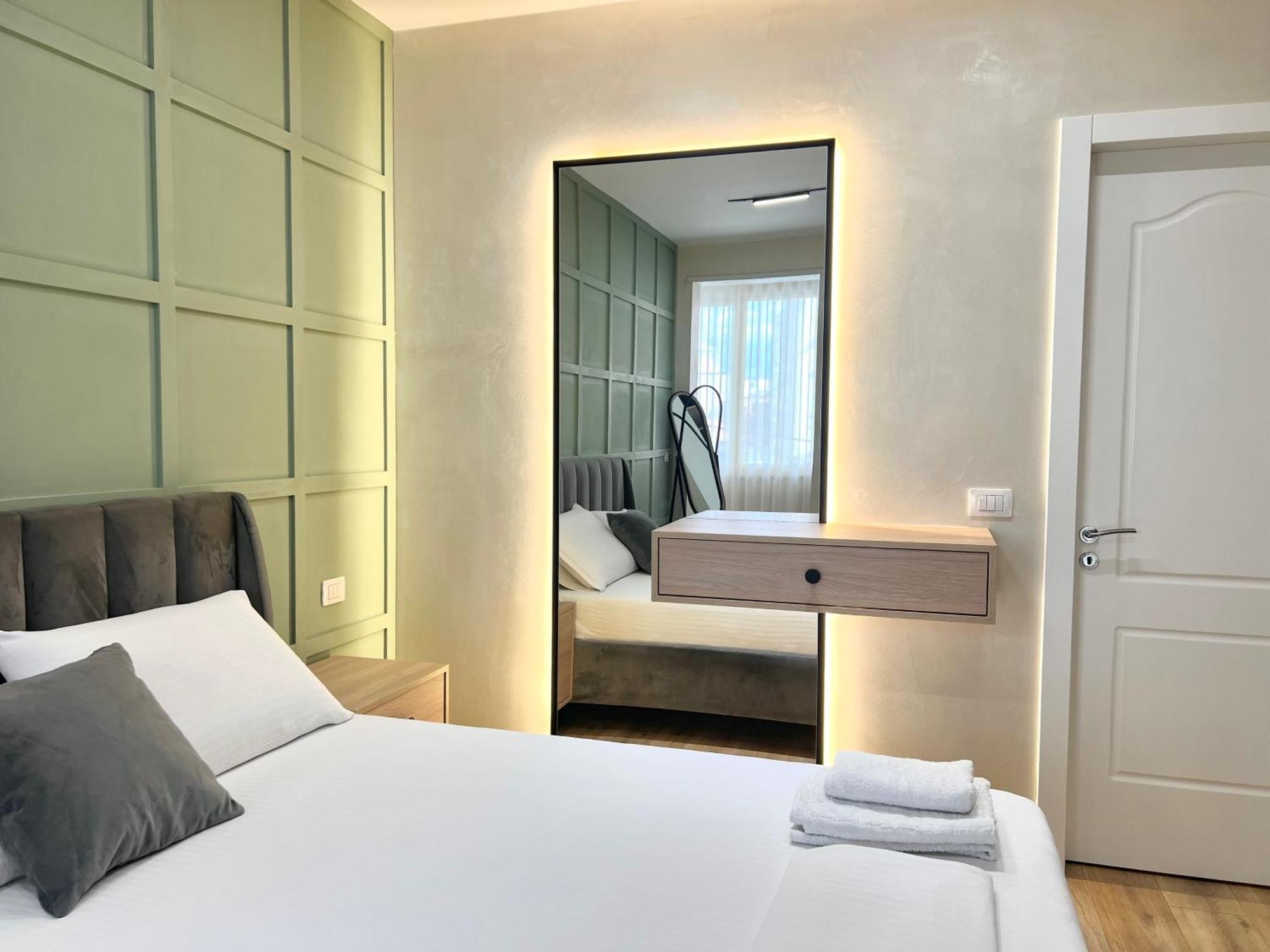 Syncron Apartments In The Center Of Tirana Exterior foto